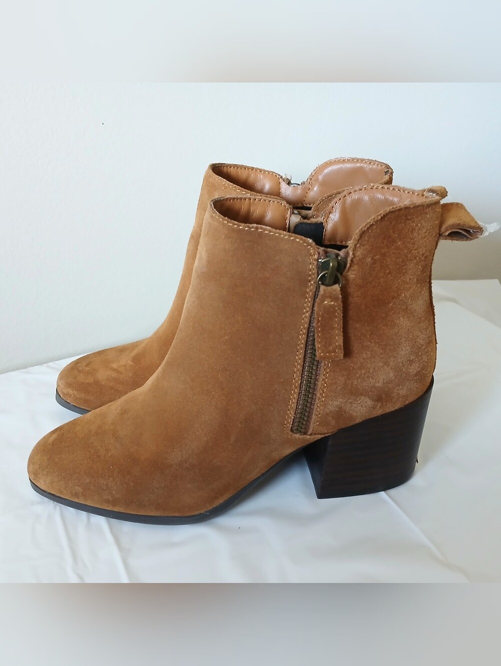 Blondo Waterproof Ankle Boots Tan Suede Size 6.5